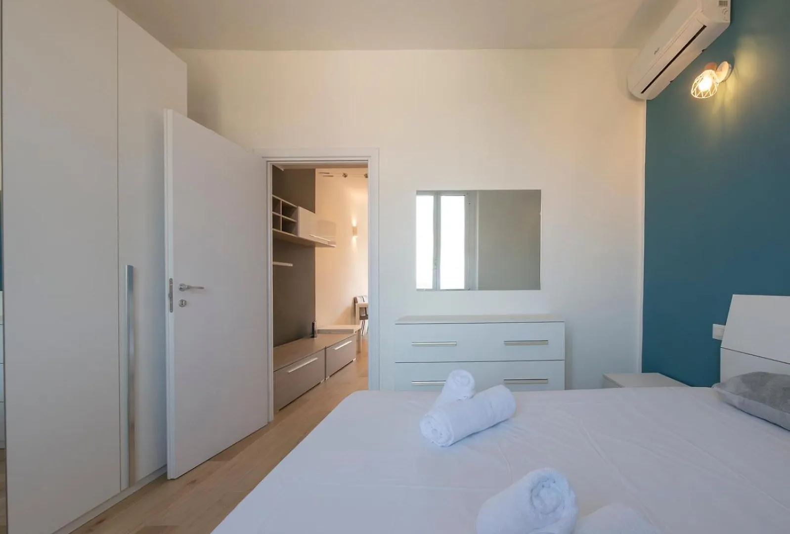 I-Host Apartment - Ripamonti 201 Милан 0*,  Италия